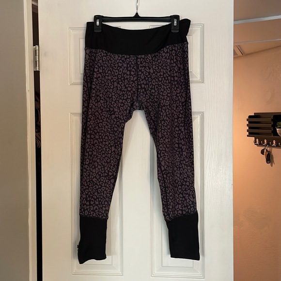 TeMa Athletics leopard print leggings. - Picture 1 of 6